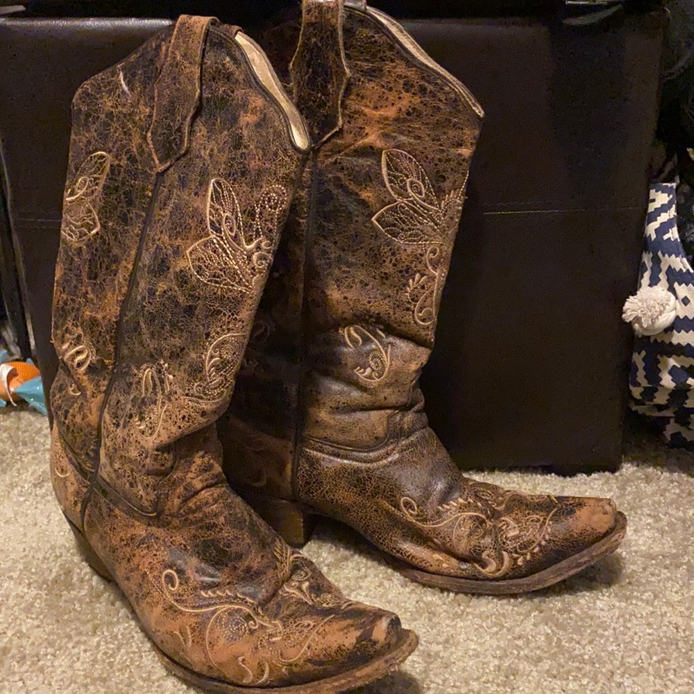 Woman’s circle G boots